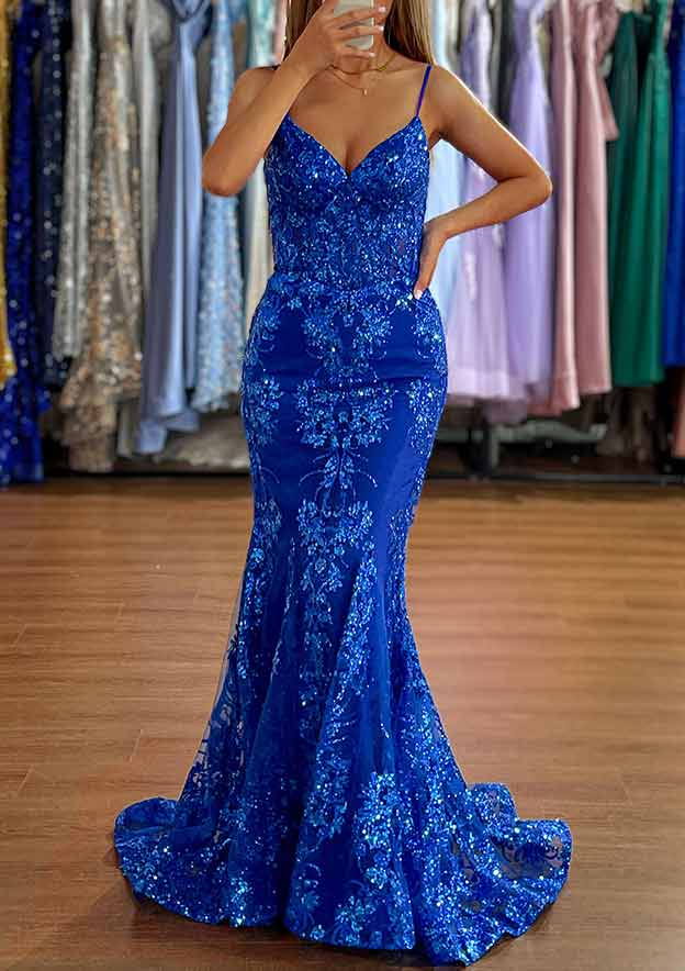 Robe de bal en tulle sans manches à col en V et traîne avec paillettes appliquées